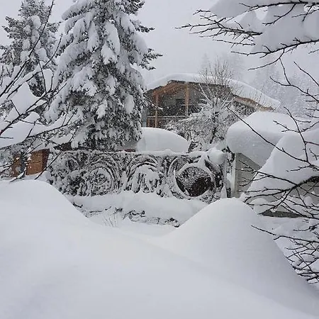 Jagd Trifft Moderne & Boutique Jardin 애나버그임라메탈